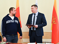 В Твери наградили победителей городского смотра-конкурса новогоднего оформления объектов потребительского рынка 