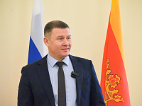 В Твери наградили победителей городского смотра-конкурса новогоднего оформления объектов потребительского рынка 