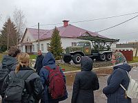 Учащиеся образовательных учреждений Пролетарского района посетили расположение 79 гвардейской реактивной артиллерийской Новозыбковской Краснознаменной орденов Суворова и Александра Невского бригады