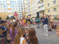 15 августа 2022 года  во дворе дома  54 по улице Паши Савельевой прошёл праздник двора, приуроченный ко Дню физкультурника