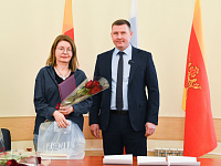 В Твери наградили победителей городского смотра-конкурса новогоднего оформления объектов потребительского рынка 