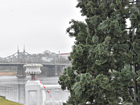 В Твери начались работы по новогоднему украшению города  