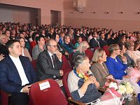 В преддверии Дня учителя тверским педагогам вручили награды