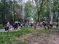 На территории Московского района города Твери в рамках празднования 85-летия района  на придомовых территориях и зонах общественного отдыха проходят праздники дворов.   