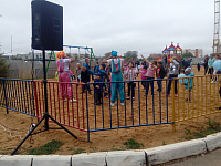 В рамках празднования Дня Знаний 5 сентября 2019 в 17.00 во дворе дома № 46 по бульвару Гусева состоялась детская игровая программа «Здравствуй, школа»