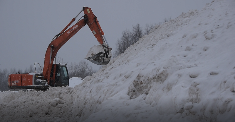 В Твери за три дня на полигон вывезено порядка 14 тысяч кубометров снега