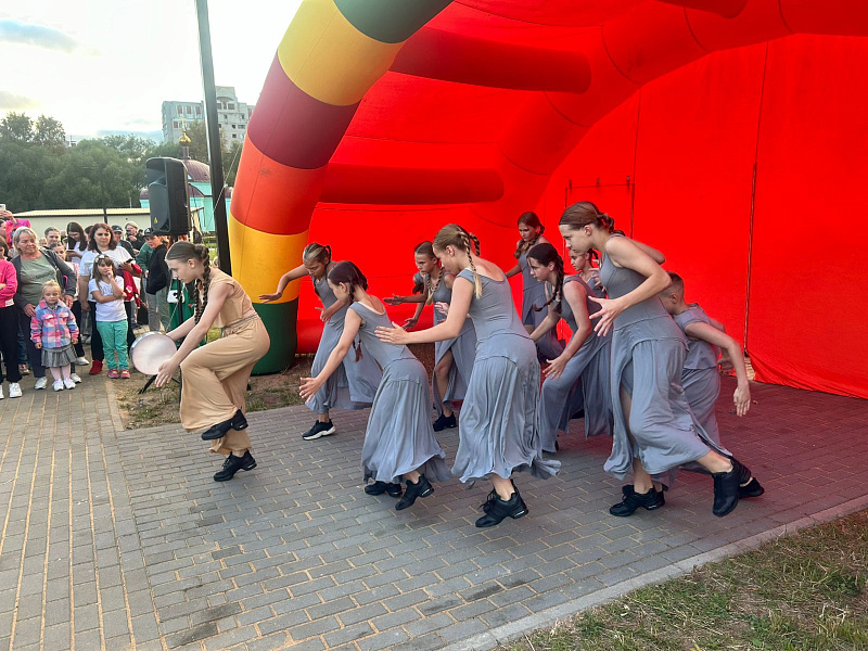 Открытие сквера на Молодежном бульваре