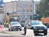 В центре Твери ремонтируют тротуары
