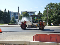 В центре Твери ремонтируют тротуары