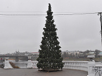 В Твери начались работы по новогоднему украшению города  