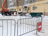 На улице Виноградова в доме № 8, где в ночь на 6 января произошел хлопок бытового газа, в пострадавших квартирах идет ремонт