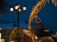 Новые световые конструкции и праздничная иллюминация еще месяц будут украшать улицы Твери