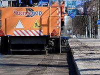 В Твери проводится круглосуточная уборка дорог и тротуаров