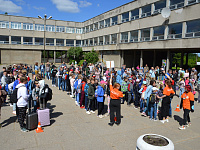 Тверские школьники отправились в загородные лагеря