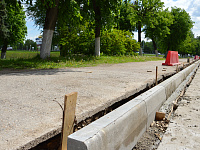  В Твери продолжаются работы по ремонту тротуаров