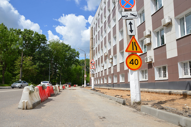  В Твери продолжаются работы по ремонту тротуаров