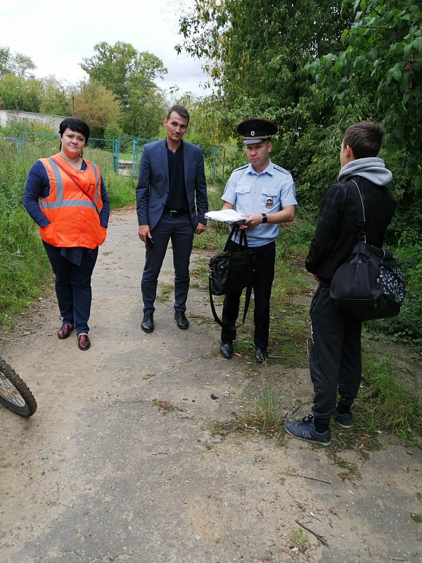 Рейд в целях профилактики и предупреждения детского травматизма при нахождении близ железнодорожного транспорта 