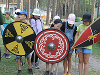 В загородных лагерях Твери проходят патриотические мероприятия