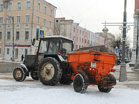 В Твери продолжается расчистка улиц и вывоз снега 
