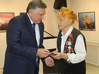 Трем жителям Твери вручены награды за значительный вклад в развитие города