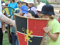 В загородных лагерях Твери проходят патриотические мероприятия