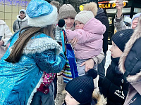 В преддверии празднования Нового года в сквере  на бульваре Ногина состоялось праздничное мероприятие для жителей Пролетарского района