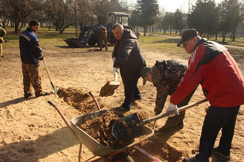 В Парке Победы готовятся к установке новой детской площадки