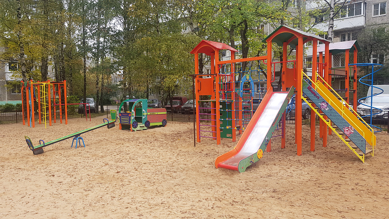 Торжественное открытие детской площадки во дворе многоквартирных  домов  № 16,20,22  бульвара Гусева города Твери  в рамках реализации Программы по поддержке местных инициатив