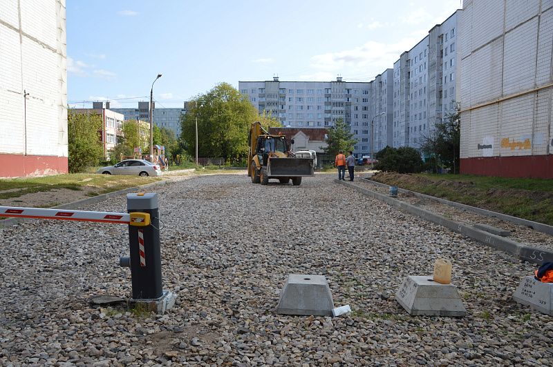 В Твери продолжаются работы по ремонту дворовых территорий