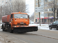 В Твери продолжается расчистка улиц и вывоз снега 