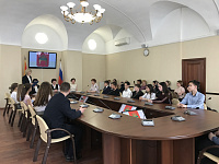 Церемония торжественного вручения школьникам паспортов граждан РФ