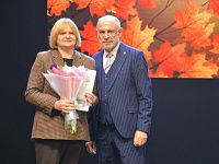 В преддверии Дня учителя тверским педагогам вручили награды