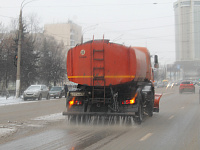 В Твери продолжается расчистка улиц и вывоз снега 