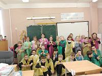 В детских садах и школах Твери празднуют 8 Марта