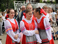В парке Победы и Городском саду проходят массовые гуляния