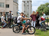 В парке Победы и Городском саду проходят массовые гуляния