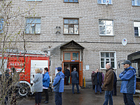 В Твери принимаются меры для устранения последствий частичного обрушения деревянной балки в одной из квартир жилого дома