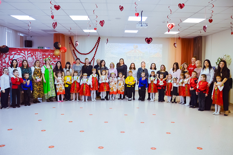 В детских садах и школах Твери празднуют 8 Марта