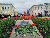 8 мая 2026 года состоялась церемония возложения цветов и венков к братскому захоронению на площади Ленина, посвященная 81-й годовщине Победы в Великой Отечественной войне 1941-1945 годов.