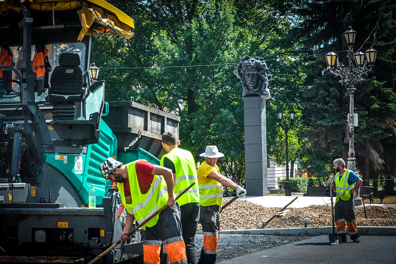 В Твери завершаются ремонтные работы на Театральной площади
