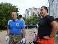 Тверские десантники провели уборку в парке возле ДТДМ  