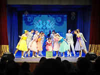 24 декабря 2024 года на сцене ГБУК ТО «Тверской областной Дом народного творчества» состоялась праздничная программа для общественности Центрального района города Твери, посвящённая встрече Нового 2025 года