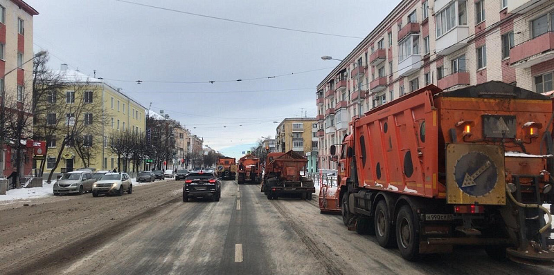 В Твери в усиленном режиме ведётся расчистка и обработка дорог