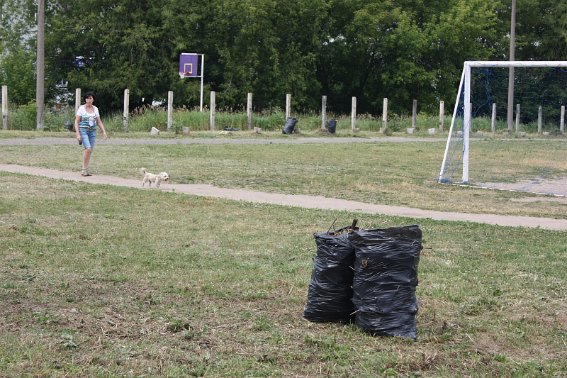 В Твери приводится в порядок спортивная зона на улице Озёрной