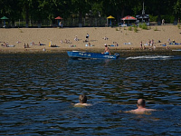Тверские спасатели следят за безопасностью на воде