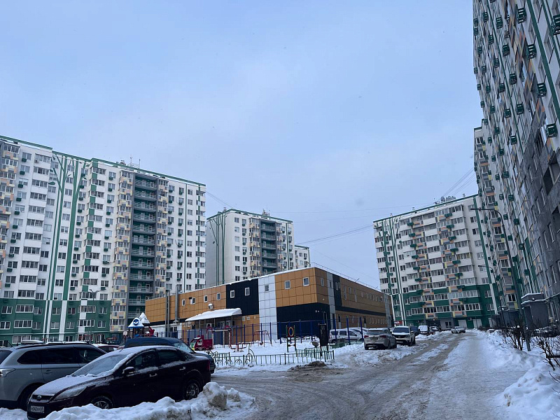 На улице Оснабрюкская продолжается работа с жителями домов, в которых проводится ремонт