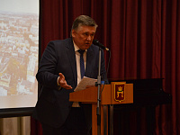 Глава Твери Алексей Огоньков отчитался перед общественностью о работе за год 