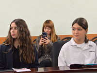 Тверским школьникам в преддверии Дня Конституции торжественно вручили паспорта