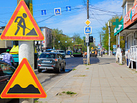  В Твери продолжаются сезонные работы по содержанию улиц, парков и скверов
