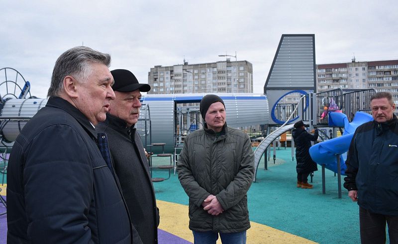 В Городском саду этой зимой установят две новогодние ели